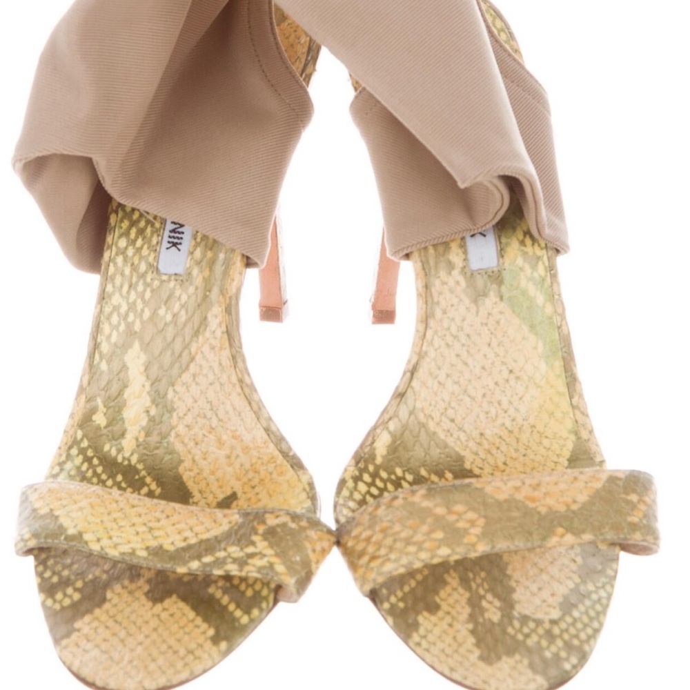 manolo blahnik snake skin